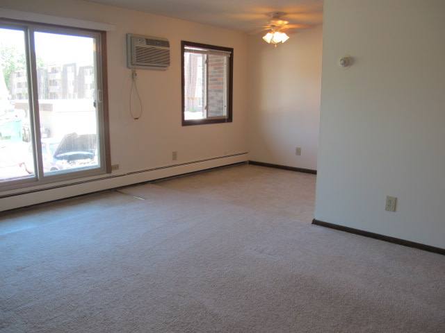 Apartment for rent at Evergreen East - 1275, 1275 Hazelwood St, Saint Paul, MN 55106