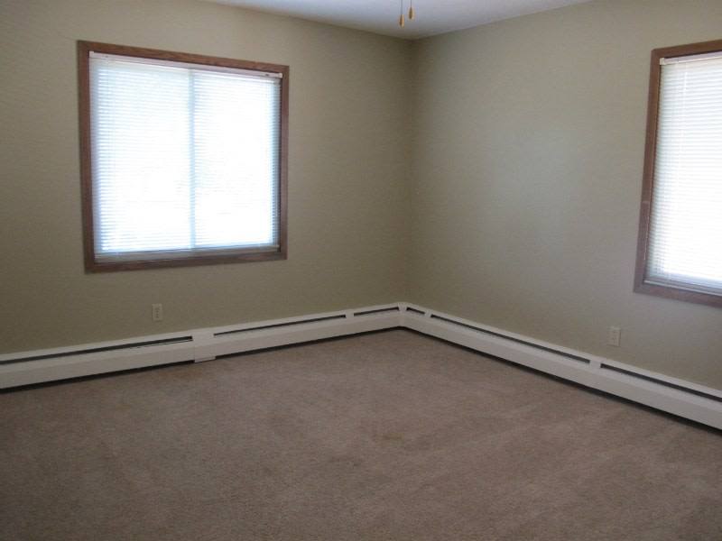 Apartment for rent at Parkview - 1242, 1242 Hazelwood St, Saint Paul, MN 55106