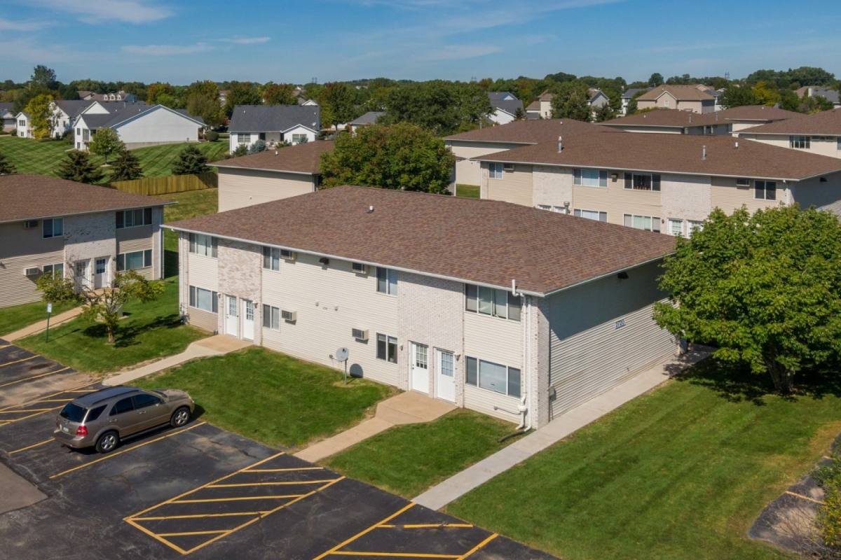 Apartment for rent at Jersey Meadows, 2700 E 53rd St, Davenport, IA 52807