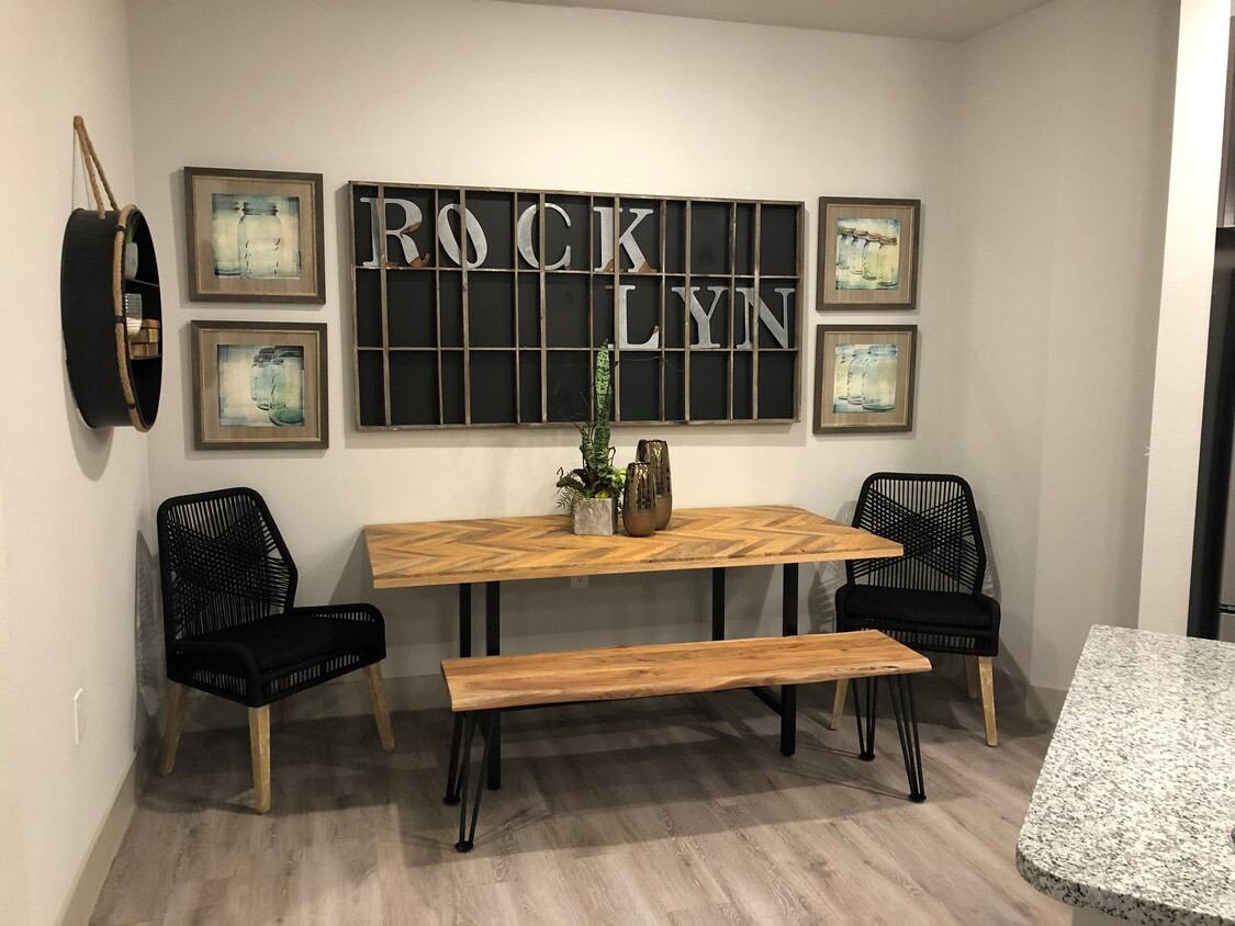 Apartment for rent at Rocklyn at Samuels Ave, 637 Samuels Ave, Fort Worth, TX 76102