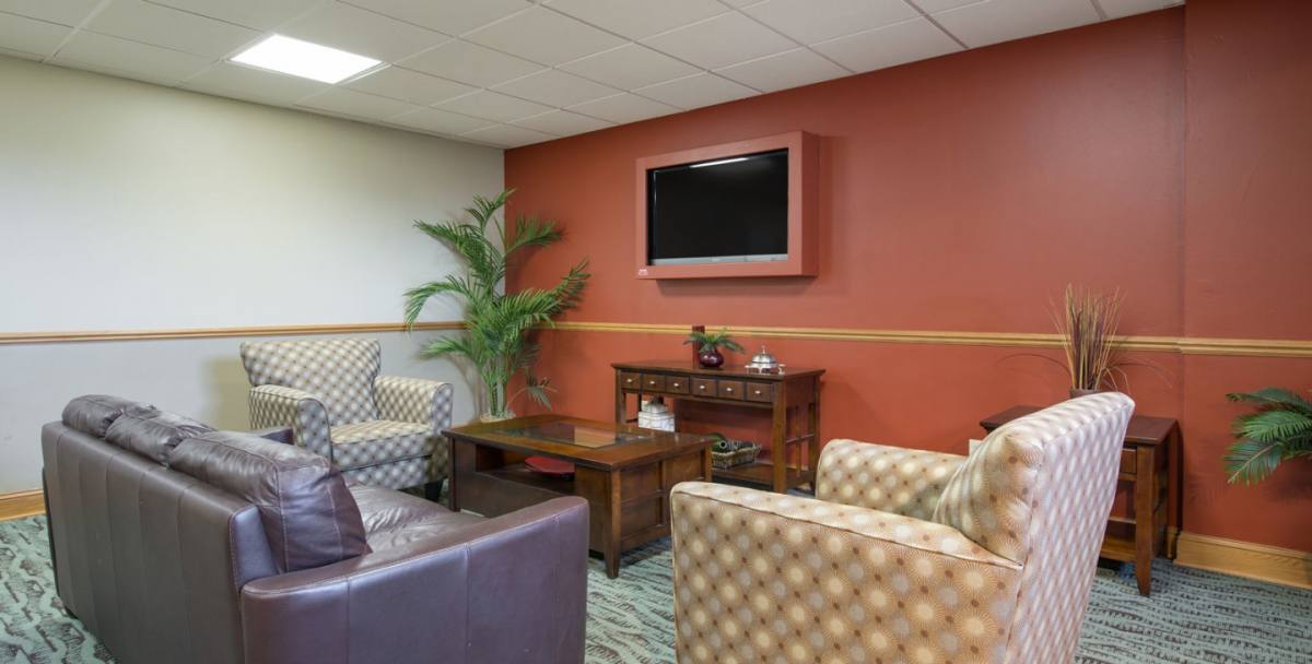 Apartment for rent at Medicine Lake, 1300 W Medicine Lake Dr, Minneapolis, MN 55441