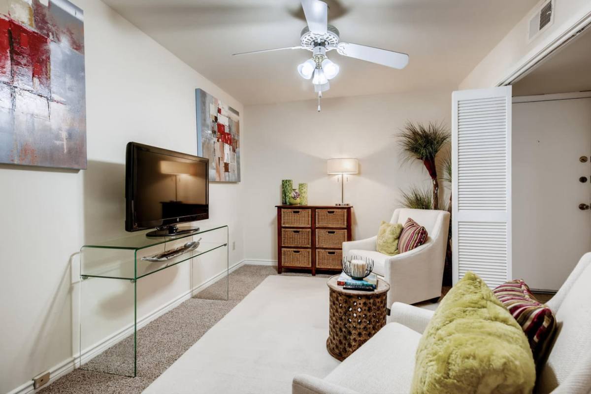 Townhouse for rent at 9900 Memorial, 722 International Blvd, Houston, TX 77024
