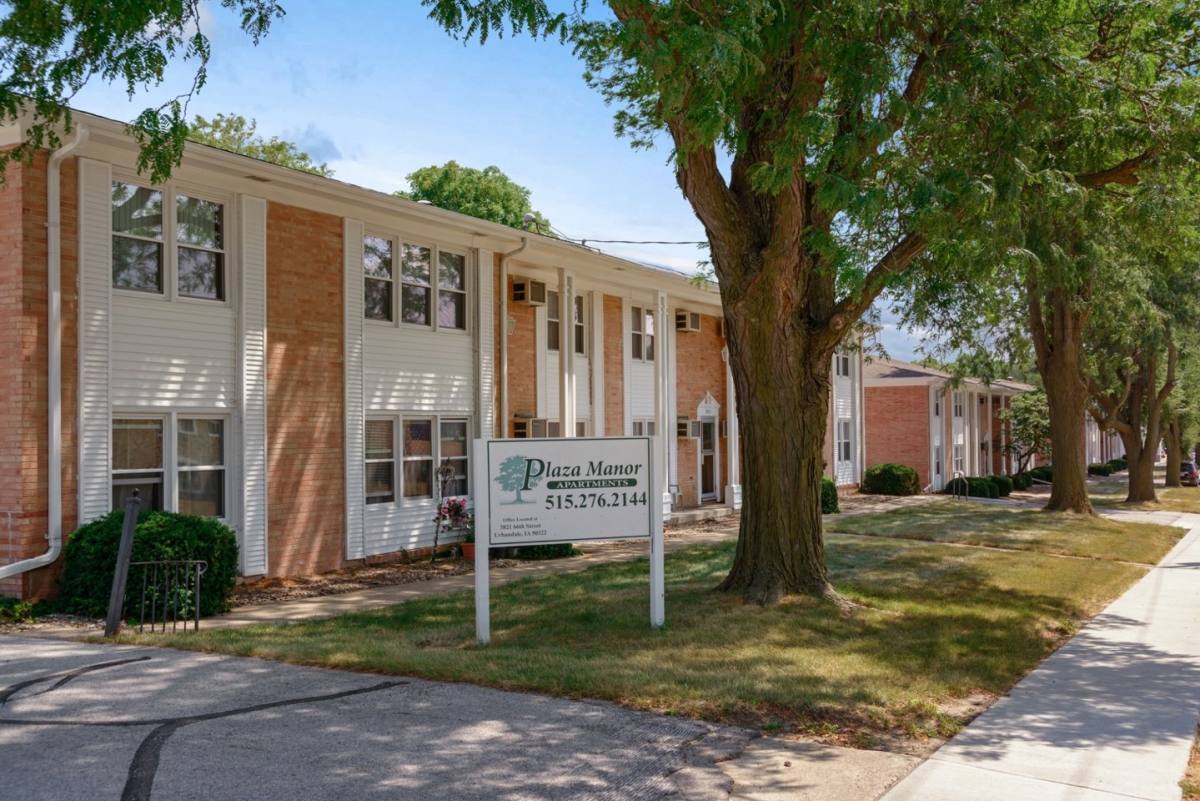 Apartment for rent at Plaza Manor, 3821 66th St, Urbandale, IA 50322