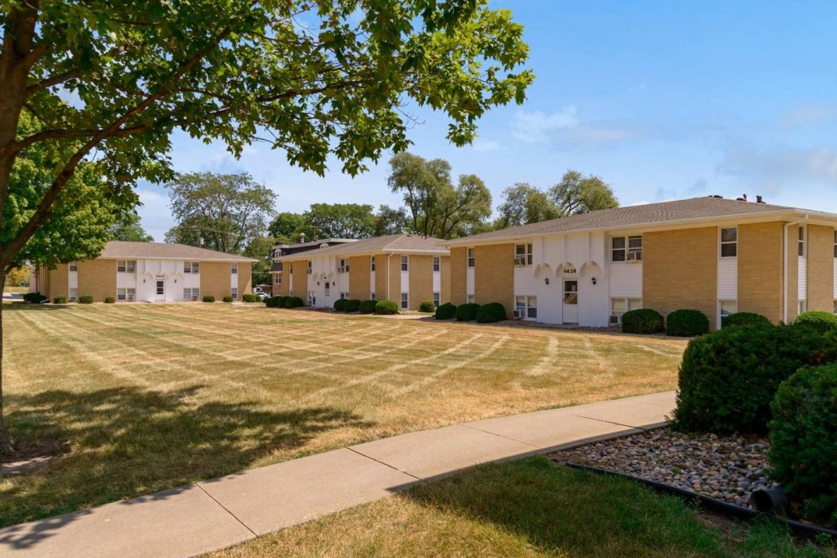 Apartment for rent at Plaza Manor, 3821 66th St, Urbandale, IA 50322