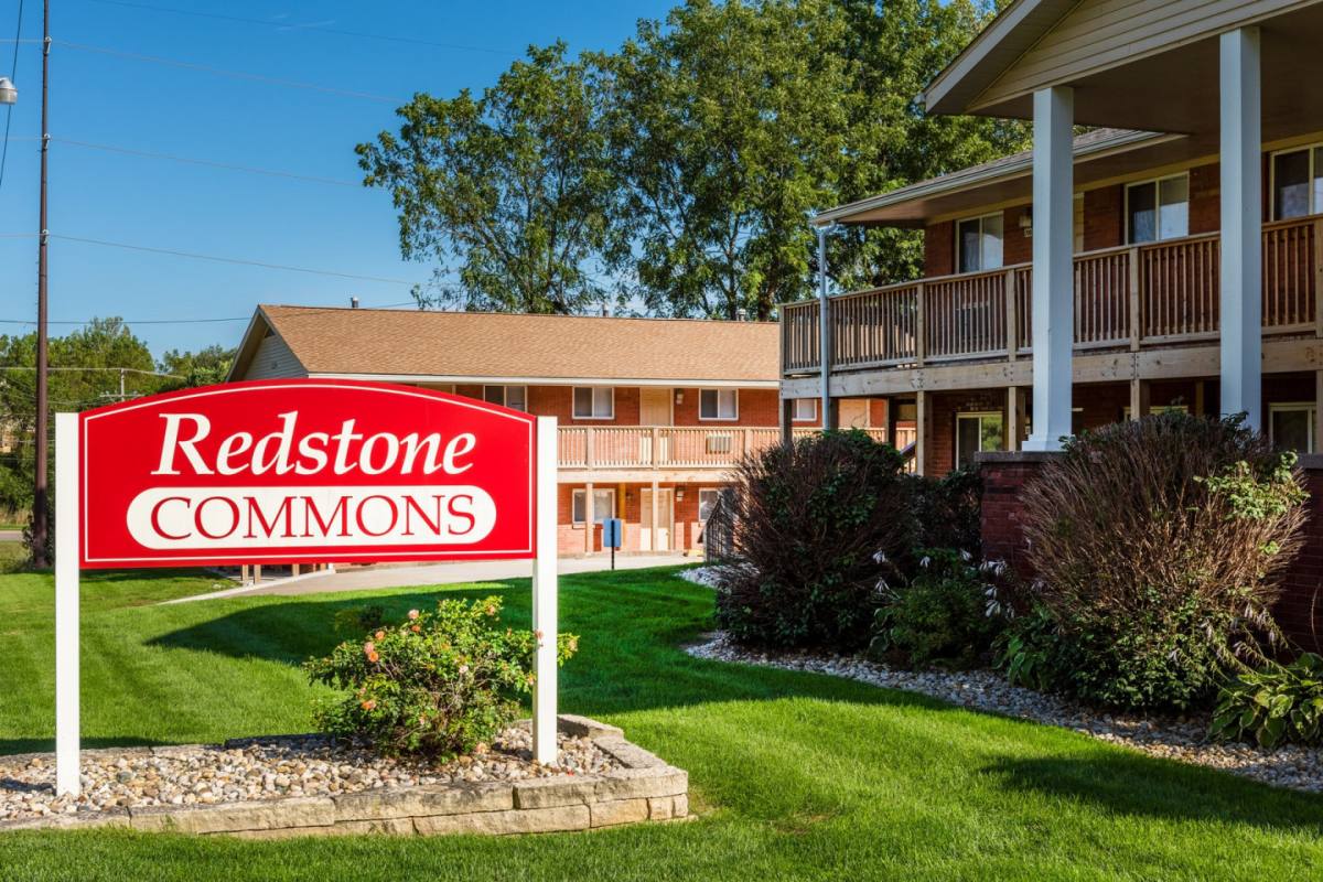 Apartment for rent at Redstone Commons, 1140 E 37th St, Davenport, IA 52807