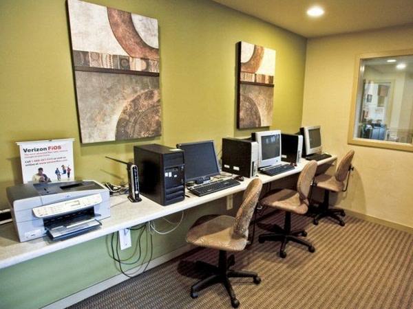 Apartment for rent at Hunt Club, 10 Hunt Club Trail, North Wales, PA 19454