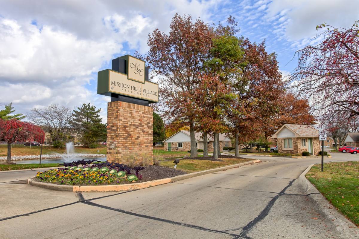 Apartment for rent at Mission Hills, 1014 Mission Hills Dr, Greenwood, IN 46143