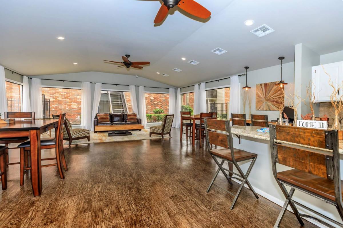 Apartment for rent at Regal Pointe, 6111 Willowbend Blvd, Houston, TX 77096