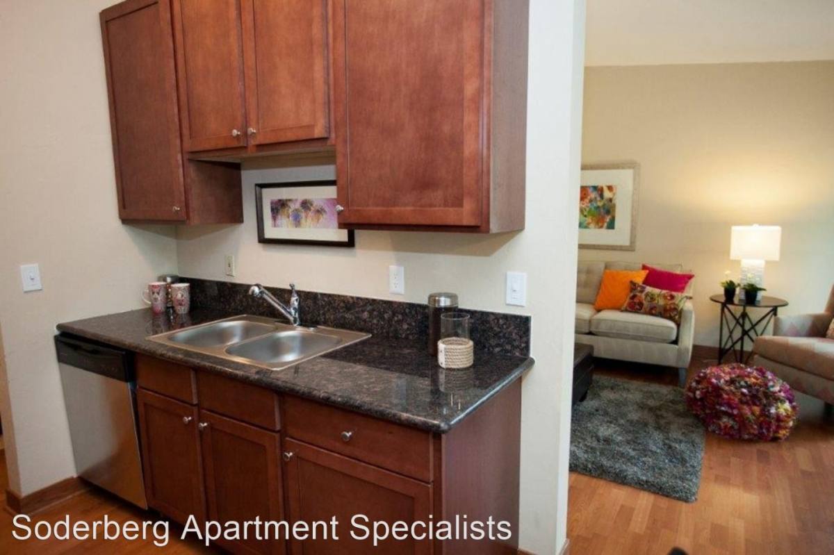 Apartment for rent at Lake Pointe, 3413 53rd Ave N, Minneapolis, MN 55429