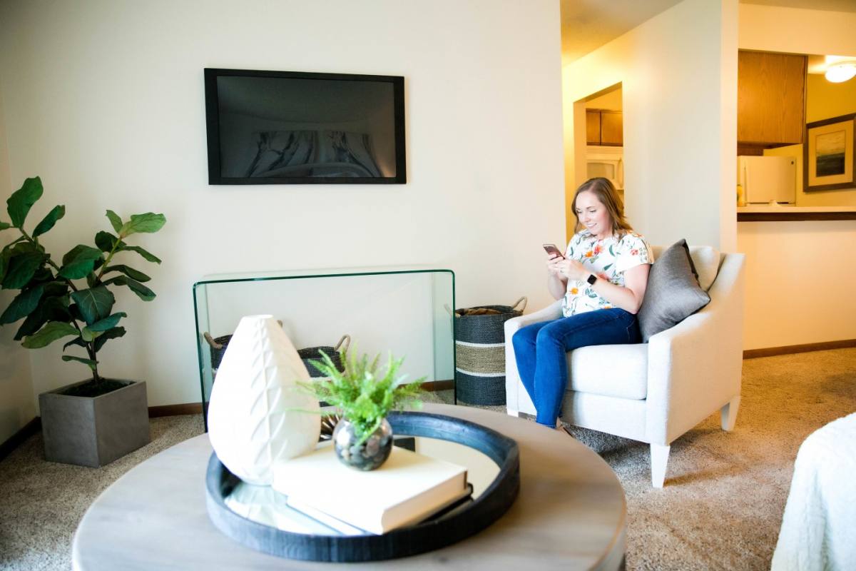 Apartment for rent at Bristol Ridge, 4435 86th St, Urbandale, IA 50322