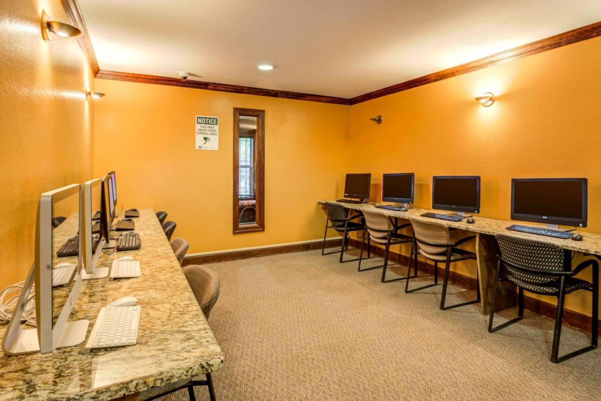 Apartment for rent at Student Housing - Hideaway Gainesville, 2800 SW Williston Rd, Gainesville, FL 32608