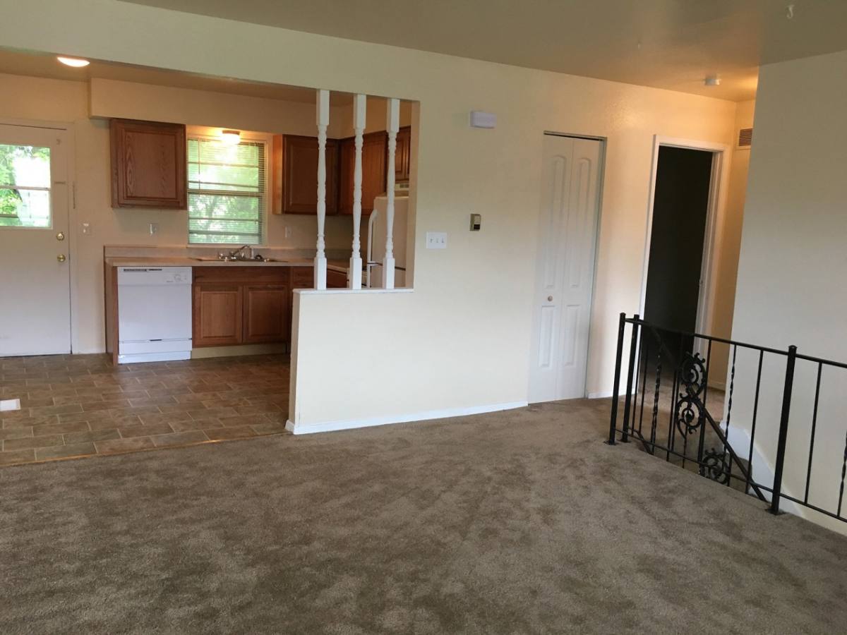 Apartment for rent at Maple Estates at 291, 701 NE Ridgeview Dr, Lees Summit, MO 64086