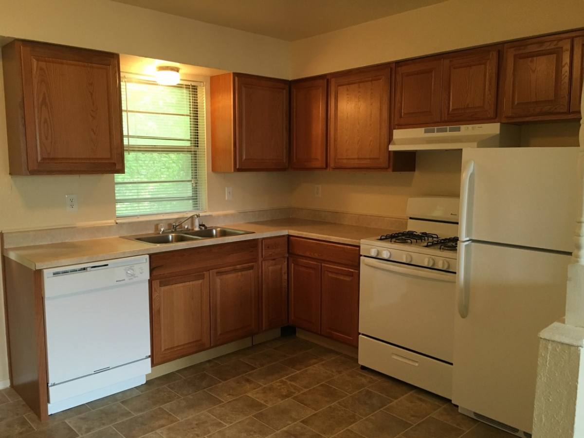 Apartment for rent at Maple Estates at 291, 701 NE Ridgeview Dr, Lees Summit, MO 64086