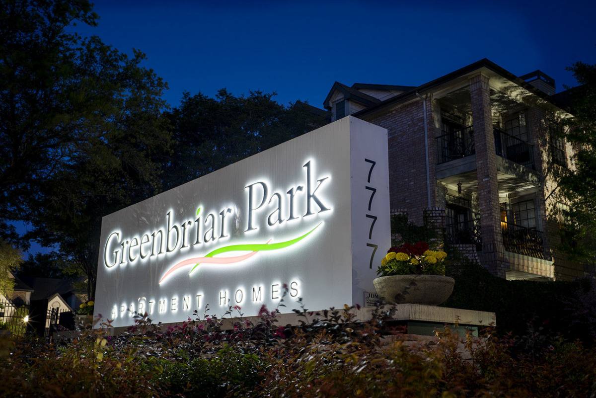 Apartment for rent at Greenbriar Park, 7777 Greenbriar Rd, Houston, TX 77030