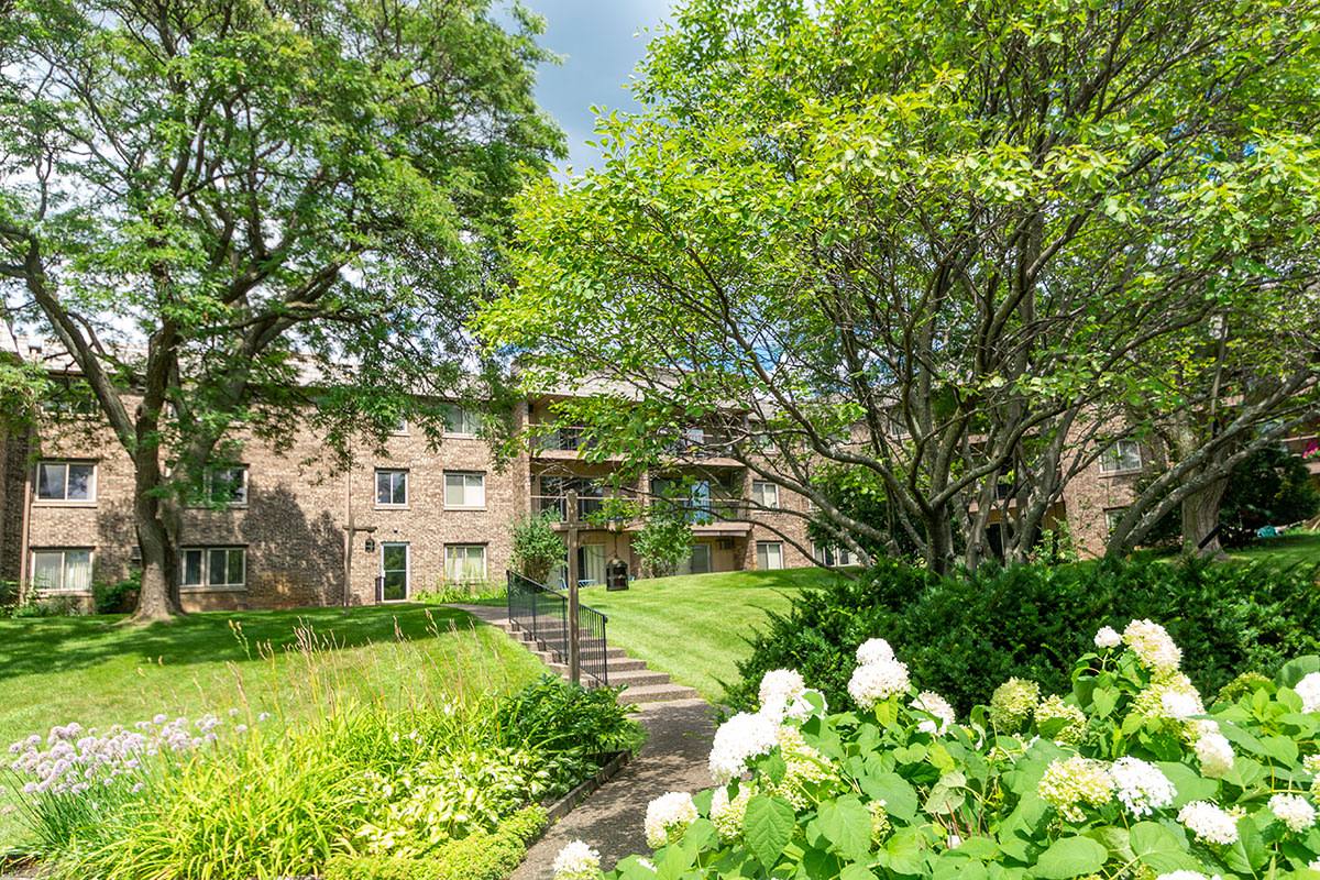 Apartment for rent at Edina Park, 4480 Parklawn Ave, Minneapolis, MN 55435