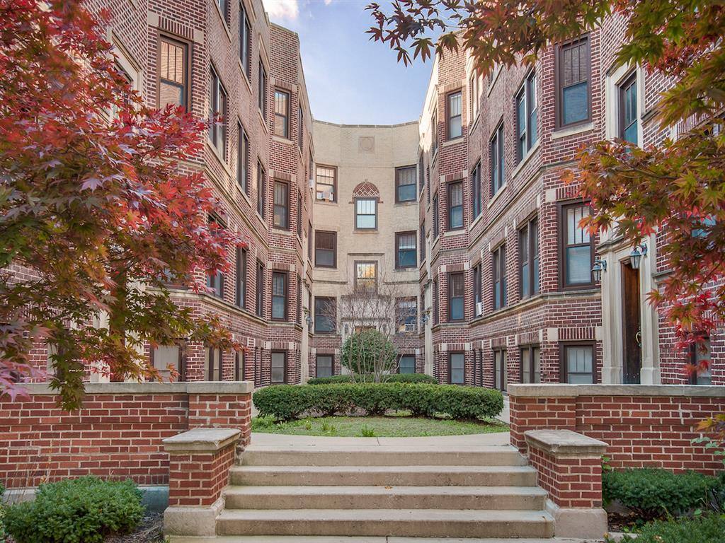 Apartment for rent at Ivy at Ridgewood, 5418 S Ridgewood Court, Chicago, IL 60637