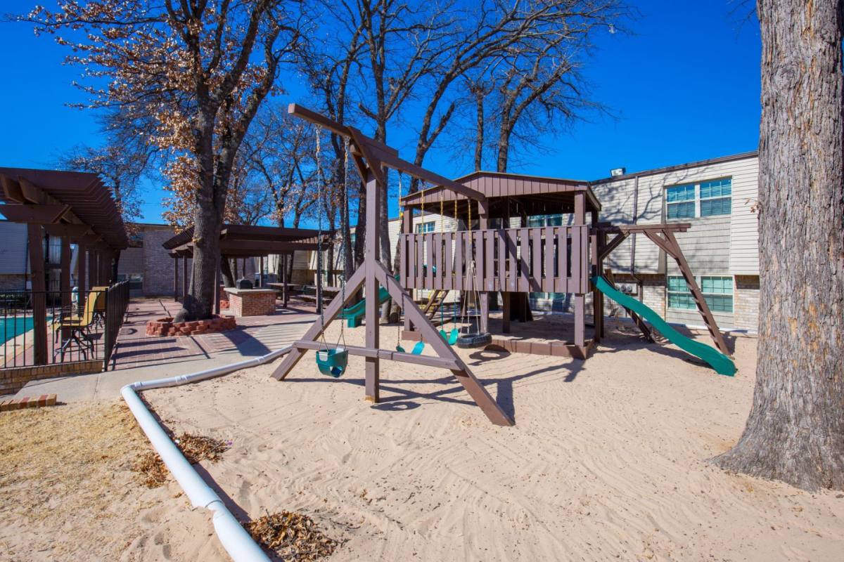 Apartment for rent at Council Crossing Apartment Homes, 7920 NW 21st St, Bethany, OK 73008
