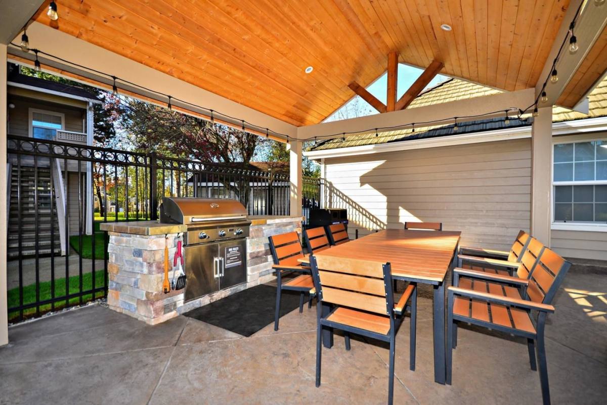 Apartment for rent at Bay Court at Harbour Pointe, 11108 Chennault Beach Rd, Mukilteo, WA 98275