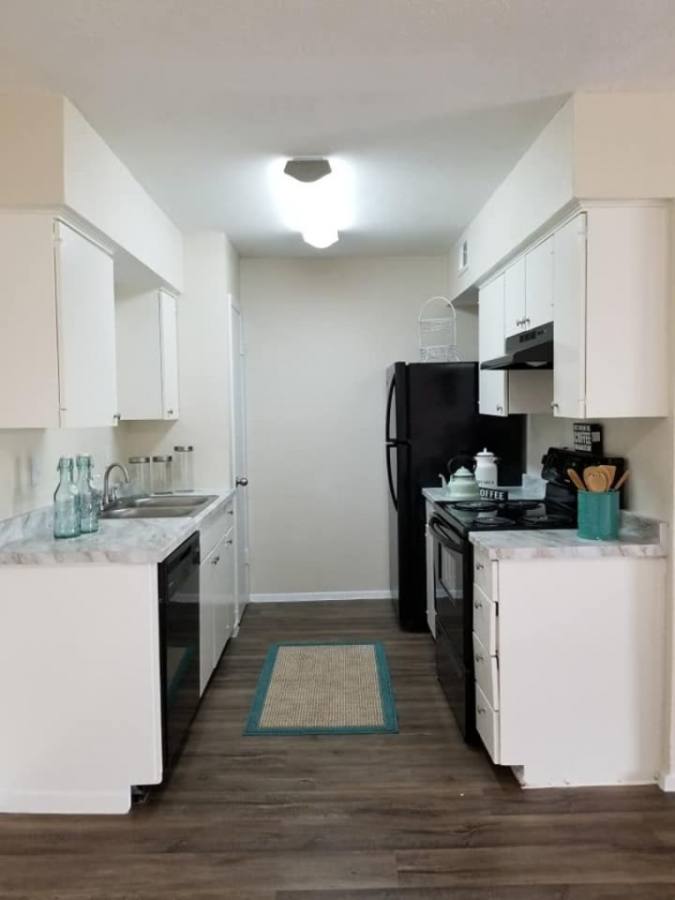 Apartment for rent at Villas Del Tesoro, 7963 Villa Cliff Dr, Dallas, TX 75228