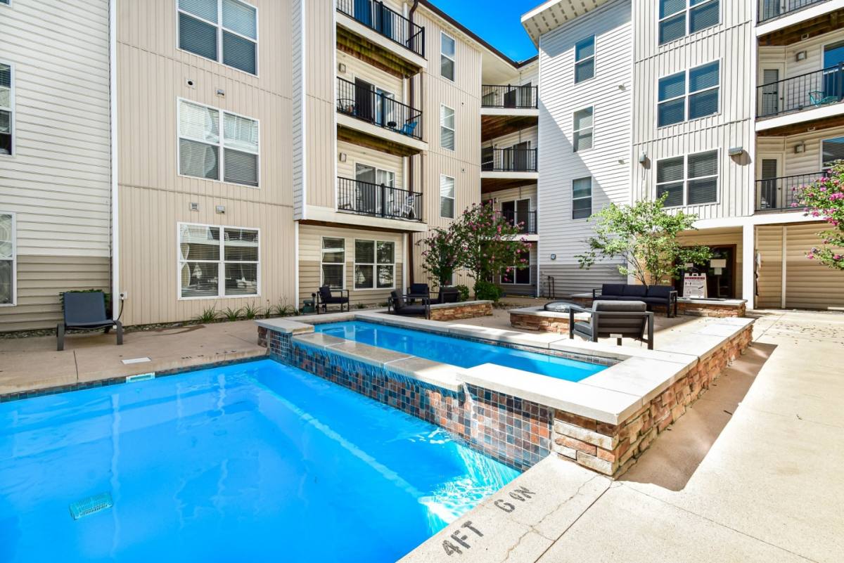 Apartment for rent at Kenyon Square, 9220 Worthington Rd, Westerville, OH 43082