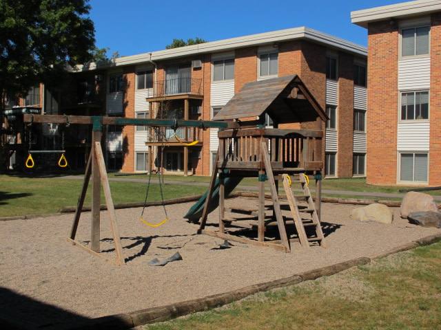 Apartment for rent at Parkview - 1226, 1226 Hazelwood St, Saint Paul, MN 55106