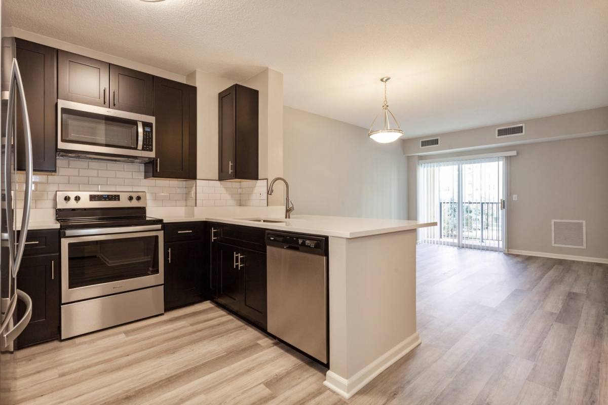 Apartment for rent at Amli at Seven Bridges, 6466 Double Eagle Dr, Woodridge, IL 60517
