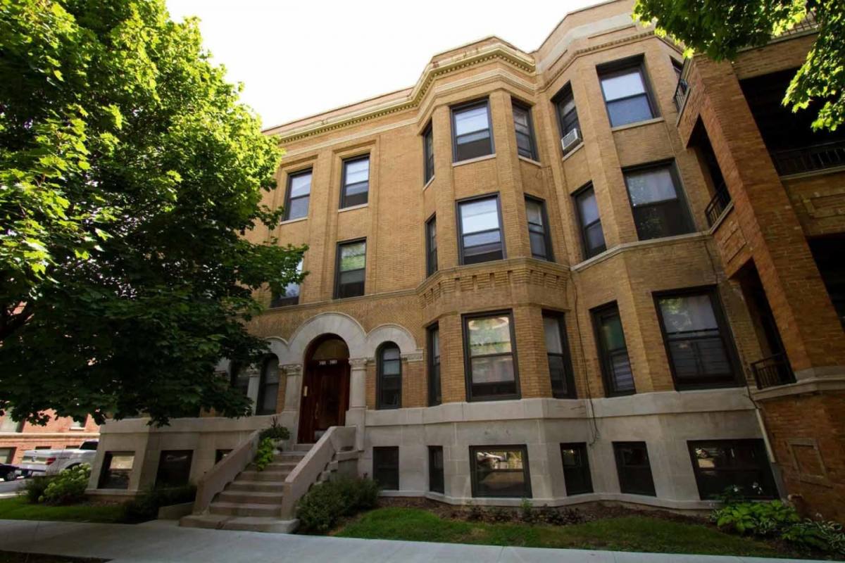 Apartment for rent at 5401-5403 S Woodlawn Avenue, 5401 S Woodlawn Ave, Chicago, IL 60615