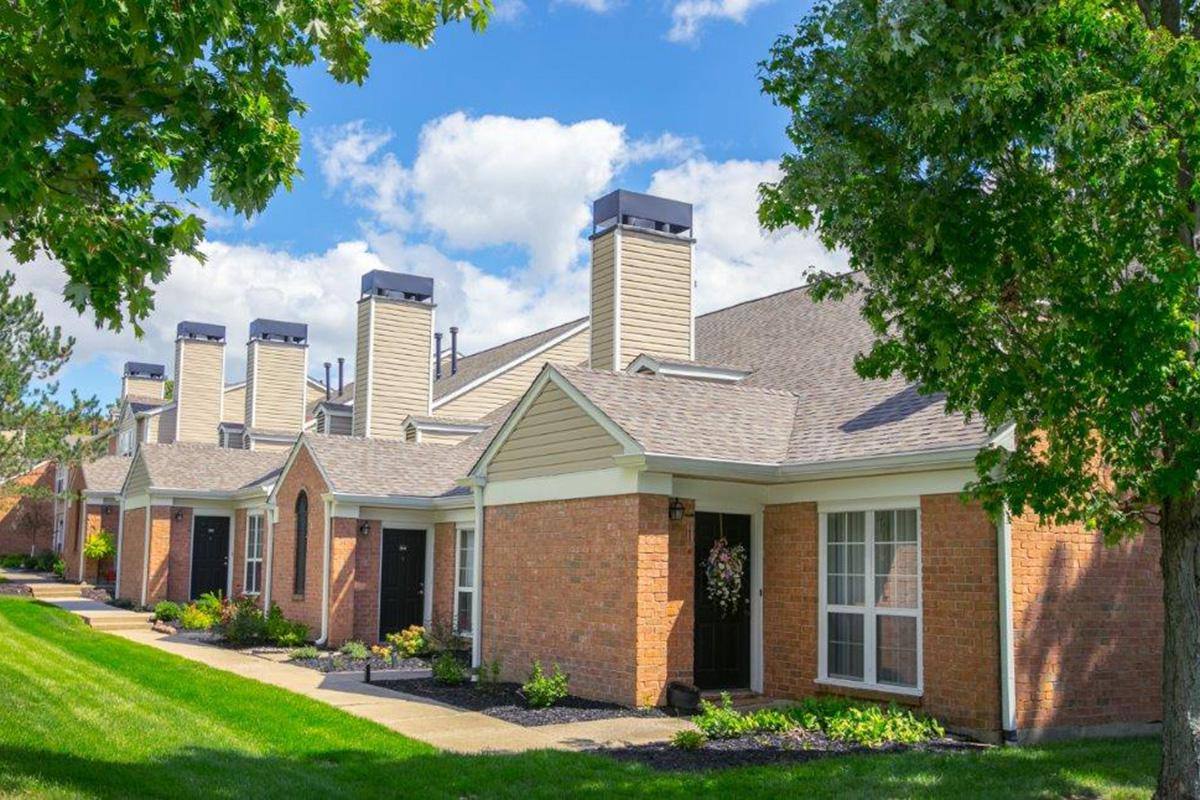 Townhouse for rent at 6636 Deerfield Dr, Northfield, OH 44067