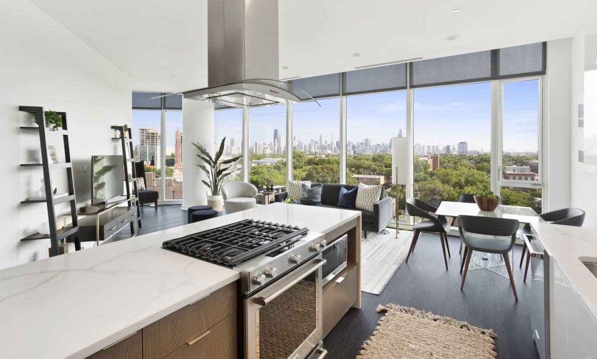 Apartment for rent at Elevate Lincoln Park, 930 W Altgeld St, Chicago, IL 60614