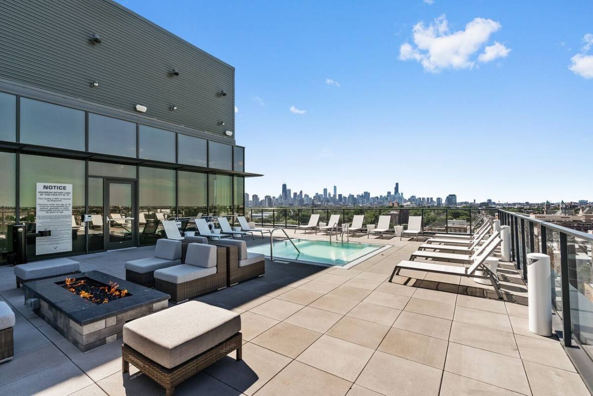 Apartment for rent at Elevate Lincoln Park, 930 W Altgeld St, Chicago, IL 60614