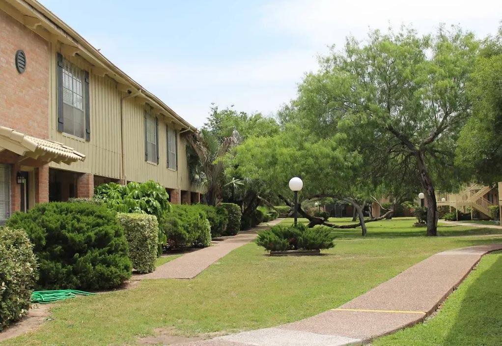 Apartment for rent at Country Club Manor, 5430 Saratoga Blvd, Corpus Christi, TX 78413