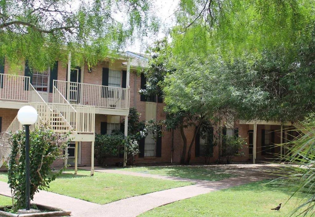 Apartment for rent at Country Club Manor, 5430 Saratoga Blvd, Corpus Christi, TX 78413