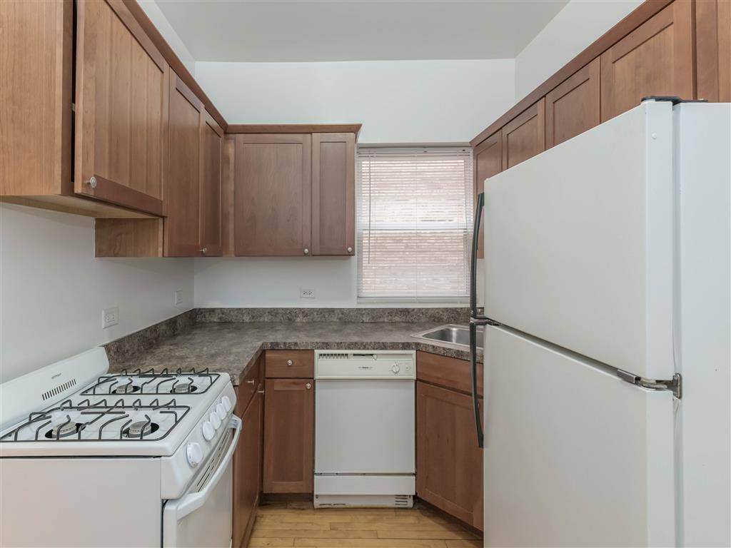 Apartment for rent at Ashland Manor, 4874 N Ashland Ave, Chicago, IL 60640