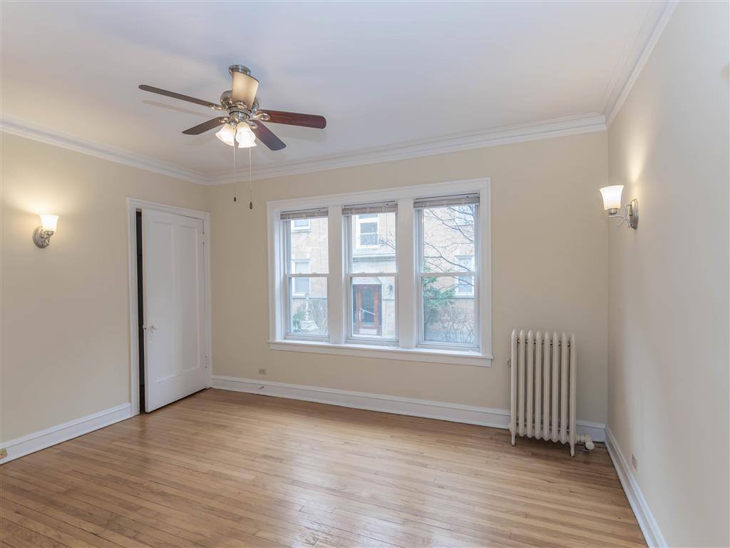 Apartment for rent at Ashland Manor, 4874 N Ashland Ave, Chicago, IL 60640