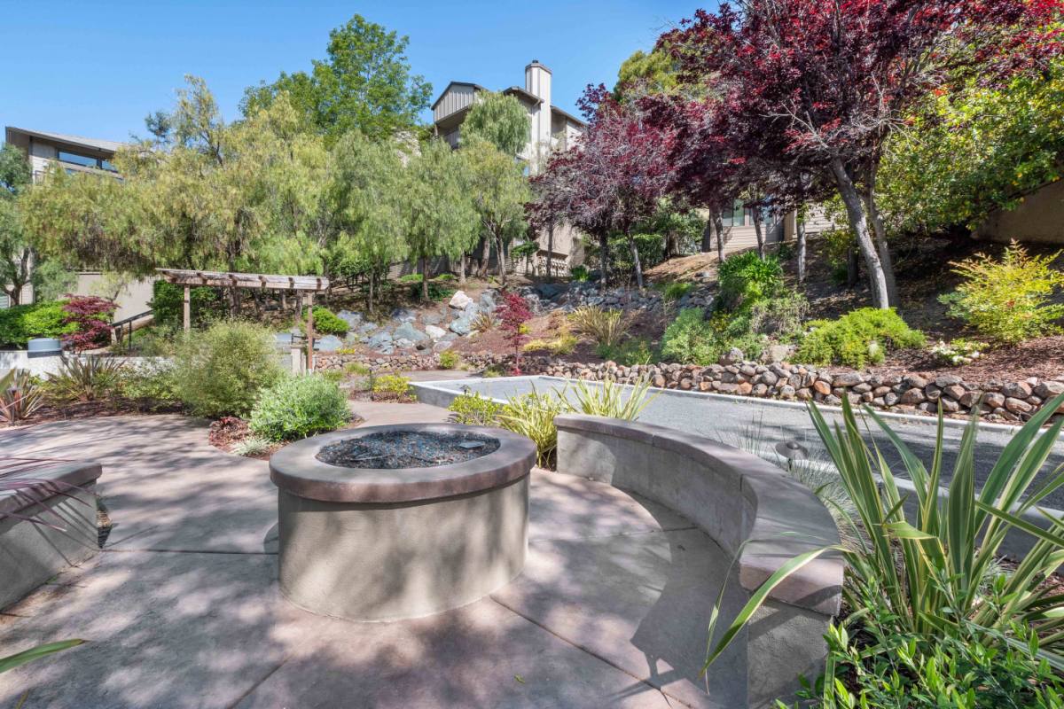 Apartment for rent at Larkspur Courts, 100 Old Quarry Rd N, Larkspur, CA 94939