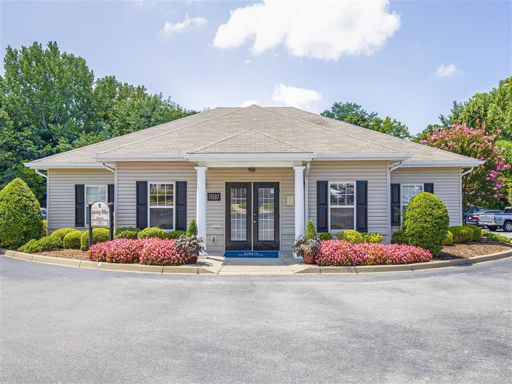 Apartment for rent at Maple Brook, 11507 Maple Brook Dr, Louisville, KY 40241