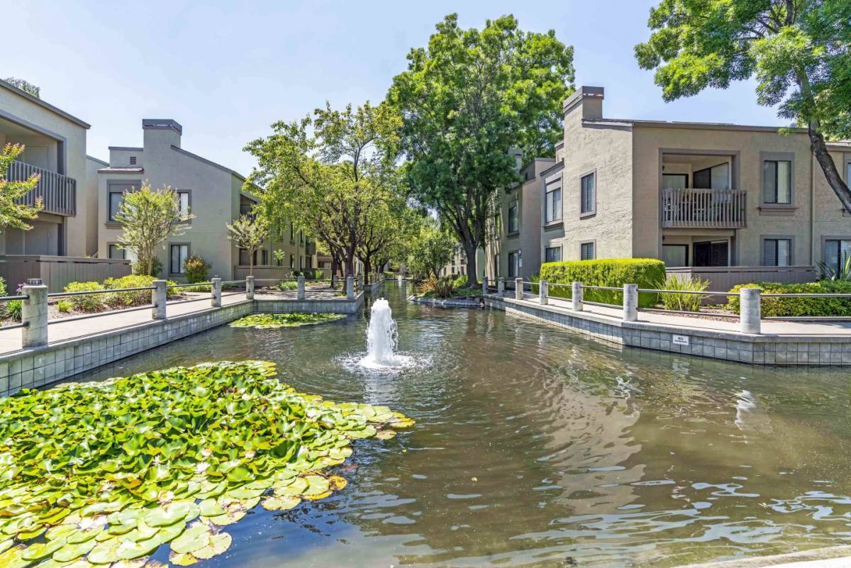 Apartment for rent at Park Lake at Walnut Creek, 260 Park Lake Circle, Walnut Creek, CA 94598