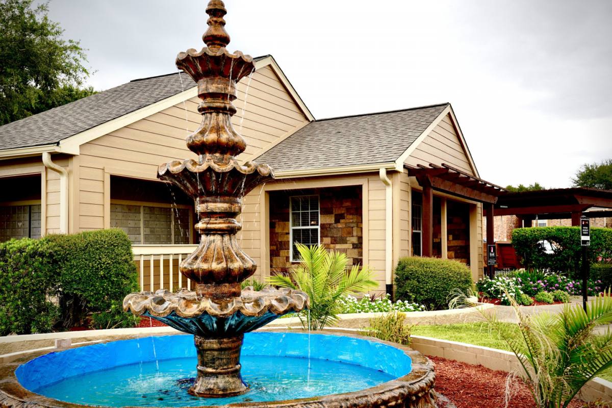 Apartment for rent at Meadow Park, 2800 Mustang Rd, Alvin, TX 77511