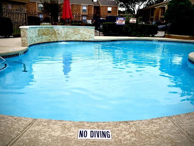 Apartment for rent at Meadow Park, 2800 Mustang Rd, Alvin, TX 77511