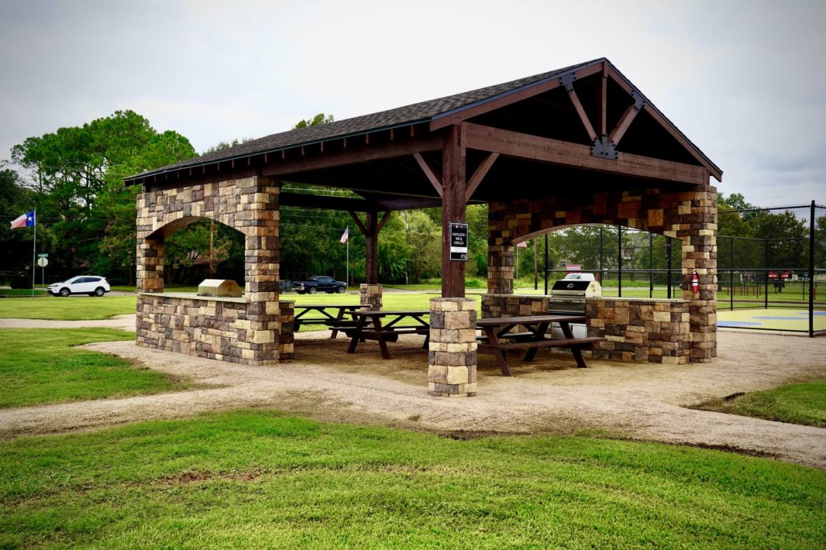 Apartment for rent at Meadow Park, 2800 Mustang Rd, Alvin, TX 77511