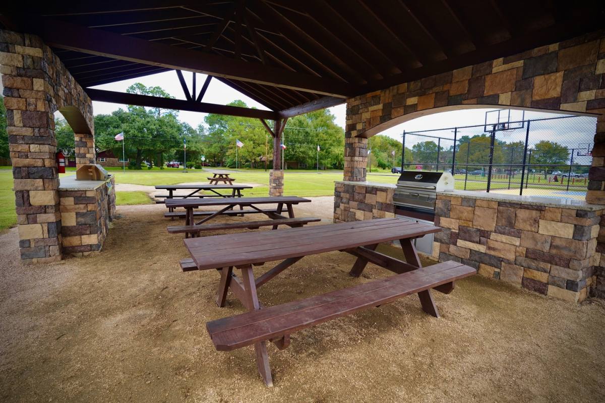 Apartment for rent at Meadow Park, 2800 Mustang Rd, Alvin, TX 77511