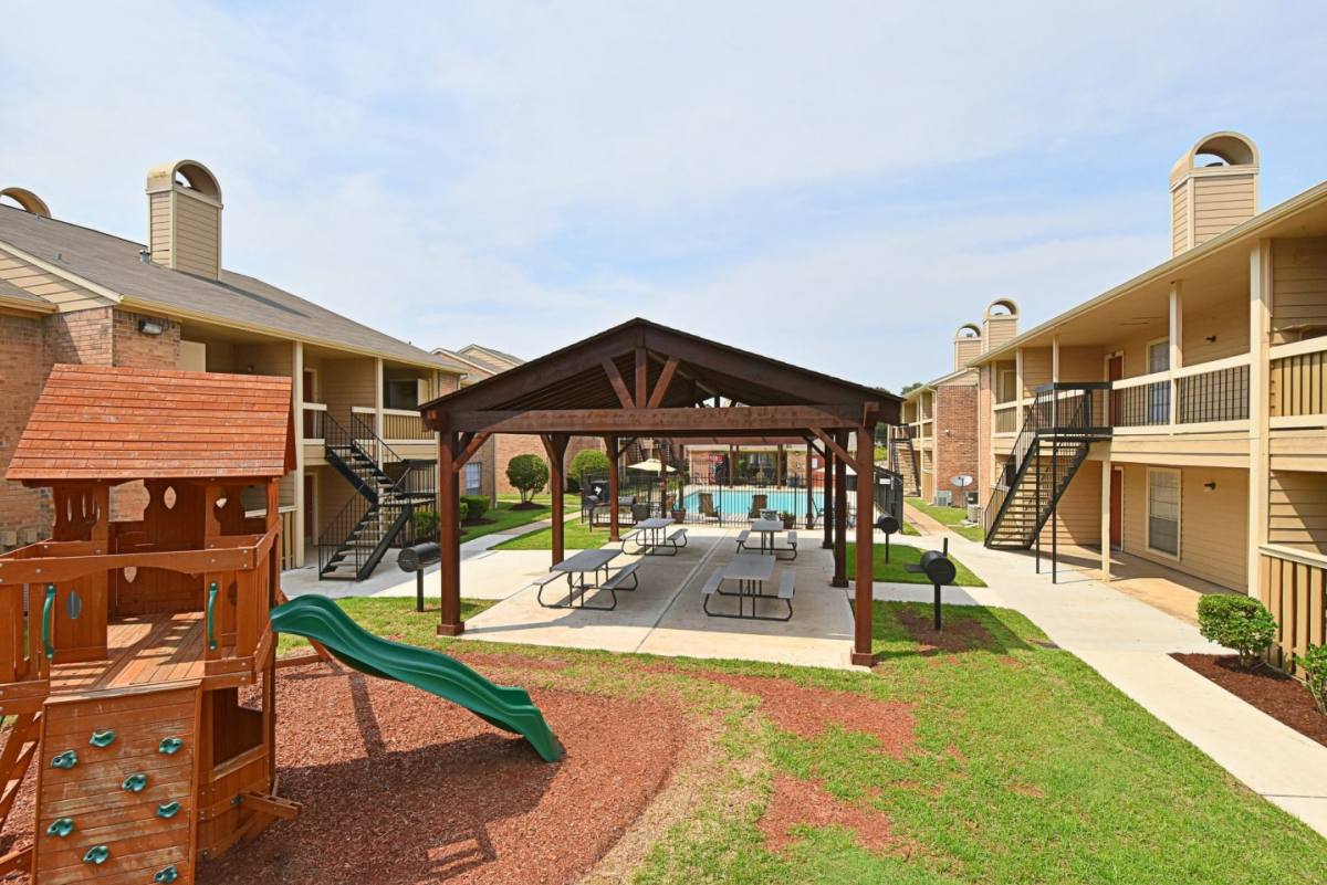 Apartment for rent at Brookmore Hollow, 810 Brooks Ave, Rosenberg, TX 77471