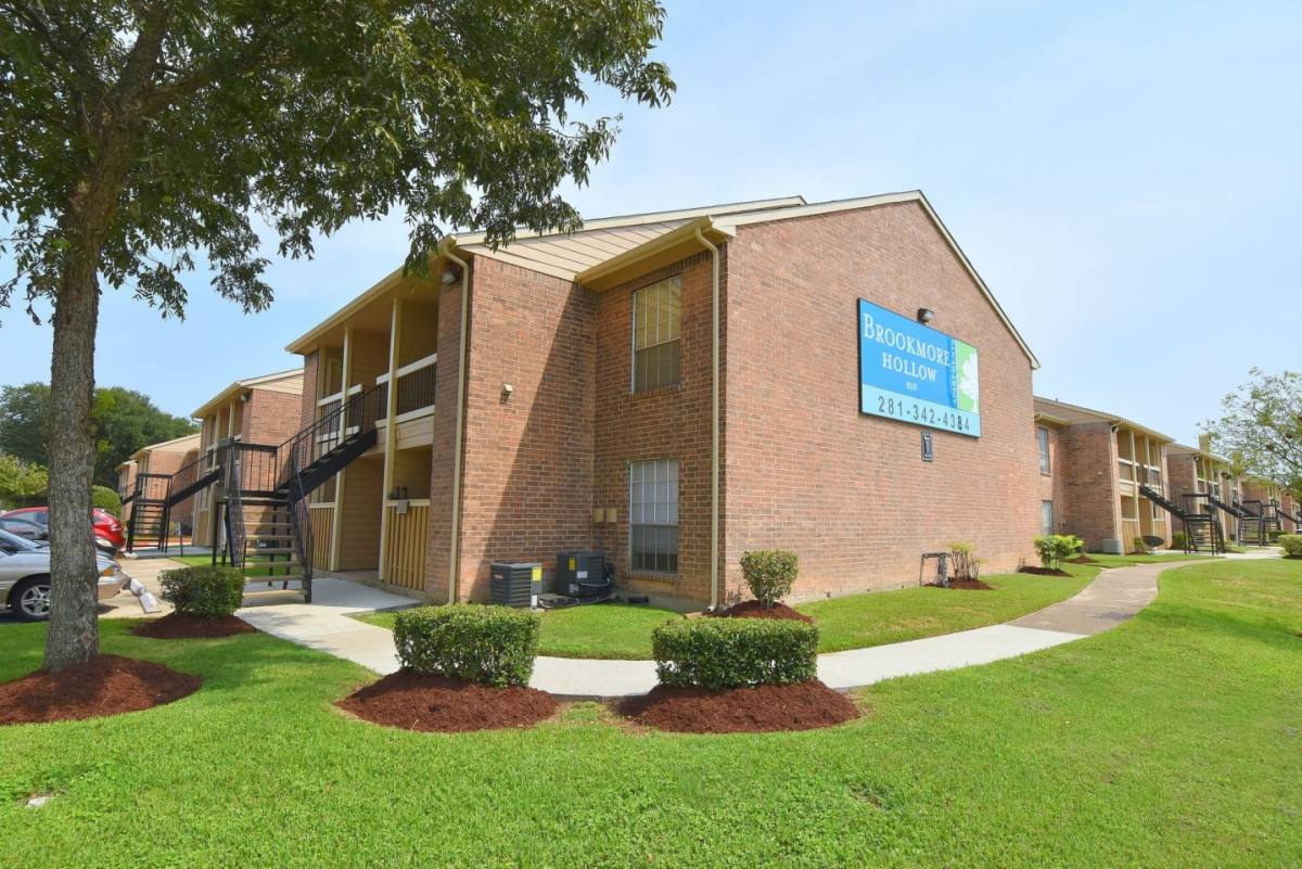 Apartment for rent at Brookmore Hollow, 810 Brooks Ave, Rosenberg, TX 77471