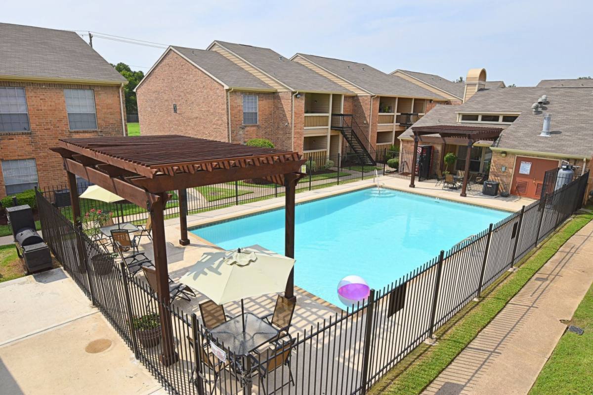 Apartment for rent at Brookmore Hollow, 810 Brooks Ave, Rosenberg, TX 77471