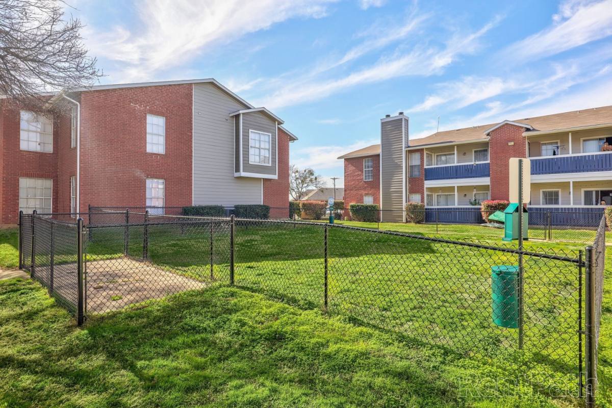 Apartment for rent at Cielo Azul, 1826 Esters Rd, Irving, TX 75061