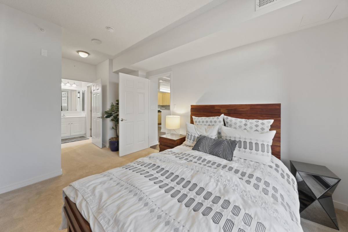 Apartment for rent at Wentworth House, 5411 McGrath Blvd, Rockville, MD 20852