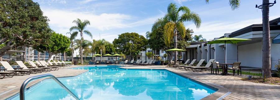 Apartment for rent at Eaves Woodland Hills, 22122 Victory Blvd, Woodland Hills, CA 91367