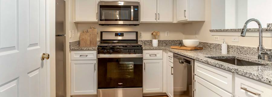 Apartment for rent at Avalon Courthouse Place, 1320 N Veitch St, Arlington, VA 22201