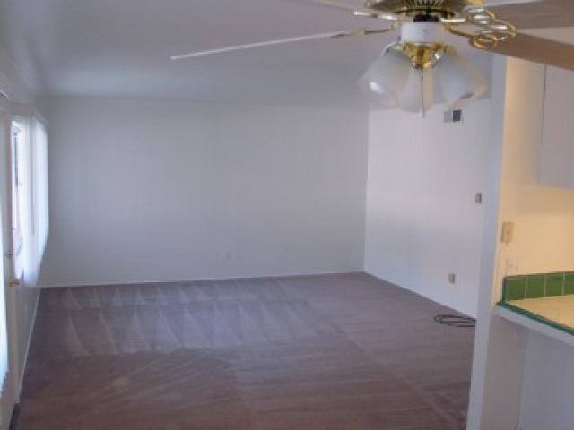 Apartment for rent at Chateau Vue, 2920 Clairemont Dr #14, San Diego, CA 92117