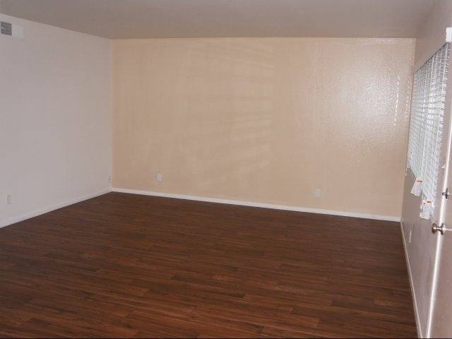 Apartment for rent at Chateau Vue, 2920 Clairemont Dr #14, San Diego, CA 92117